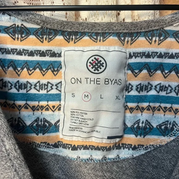 On the Byas Gray and Blue Tank Top (086) - Picture 8 of 9